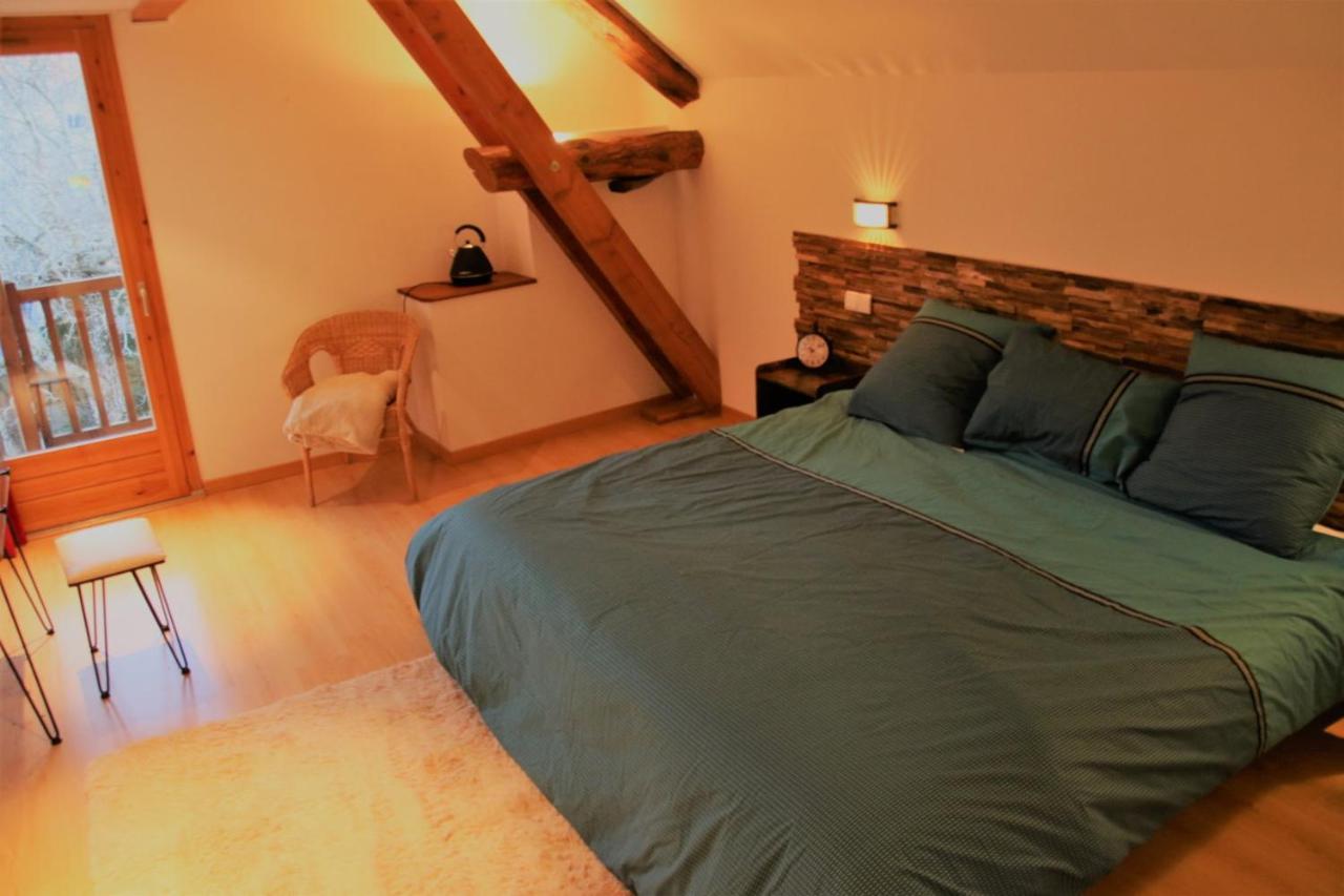 شاتورو ليزالب Chambres D'Hotes Les Peschiers المظهر الخارجي الصورة